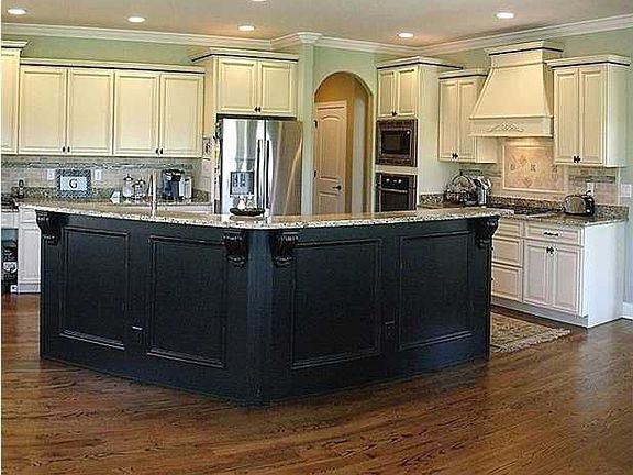 5th image of 7907 Hampton Cove Dr