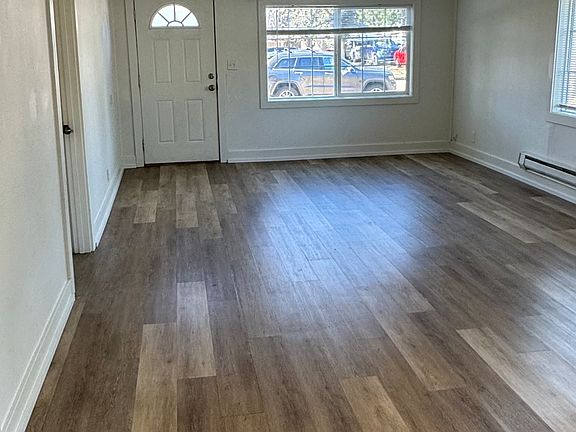 4th image of 401 Everett St