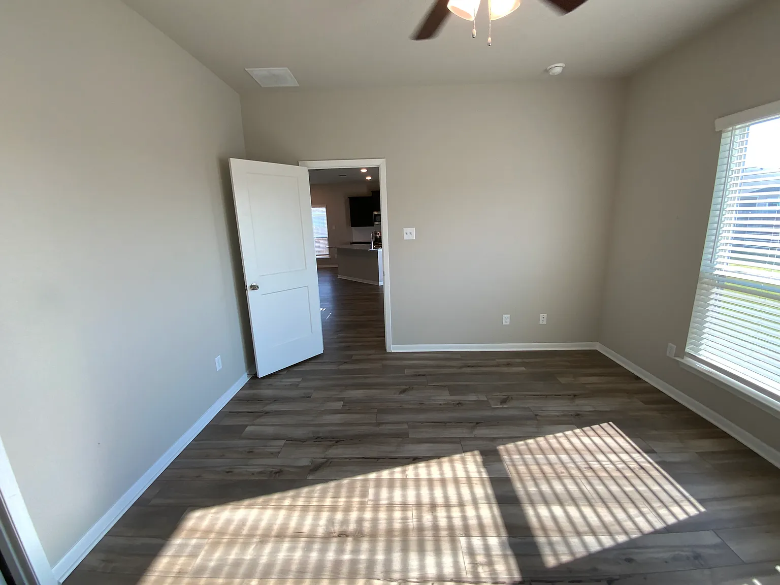 4 bed, 1605 sqft, $1,850 — Photo 4