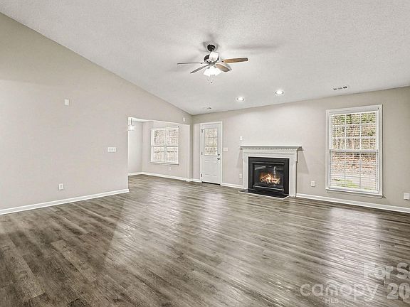2nd image of 3026 Morning Mist Ln