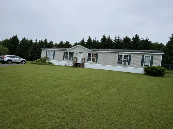 5 Marthes Lane, Etna, ME 04434