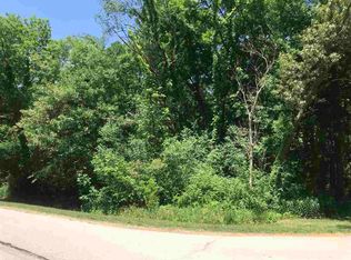 11812 S Gate Rd, Roscoe, IL 61073