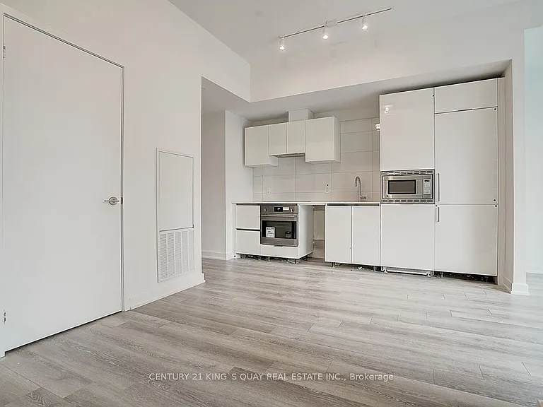 121 Saint Patrick St #722 — Photo 16