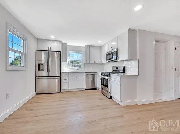 10 Monush St, South River, NJ 08882