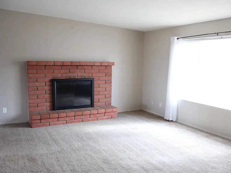 5001 S Sioux Ave — Photo 2