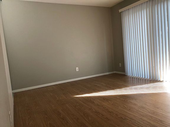 5th image of 937 Woodgrove Dr