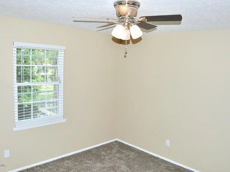 2516 Johnson Dr — Photo 10