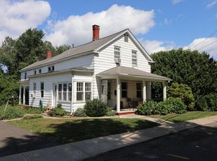 16 Adams St, Easthampton, MA 01027