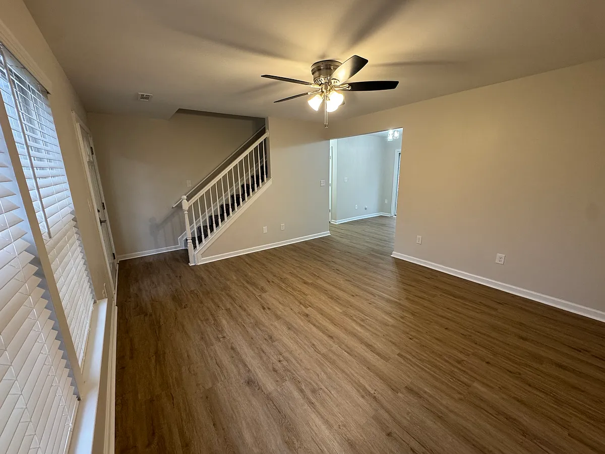 Building Photo - 114 Sentry Ln