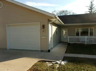 215 W 8th St, Tipton, IA 52772