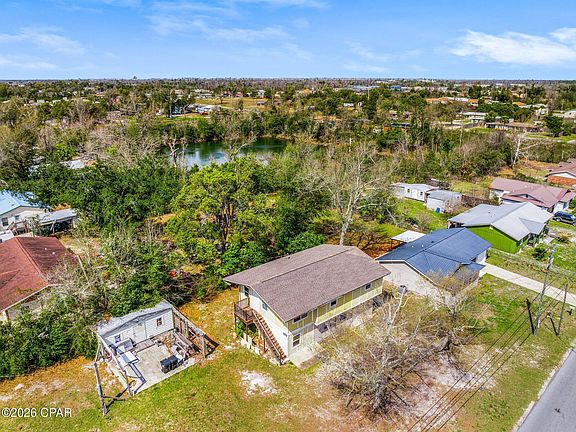 4th image of 819 Russ Lake Dr