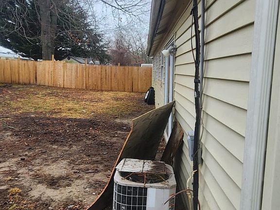 3rd image of 16 Mast Dr