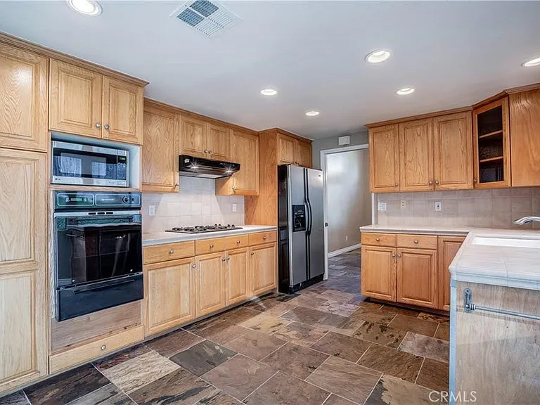 22840 Sparrowdell Dr — Photo 11
