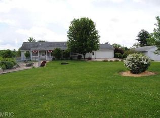 69445 Christiann Creek Dr, Edwardsburg, MI 49112