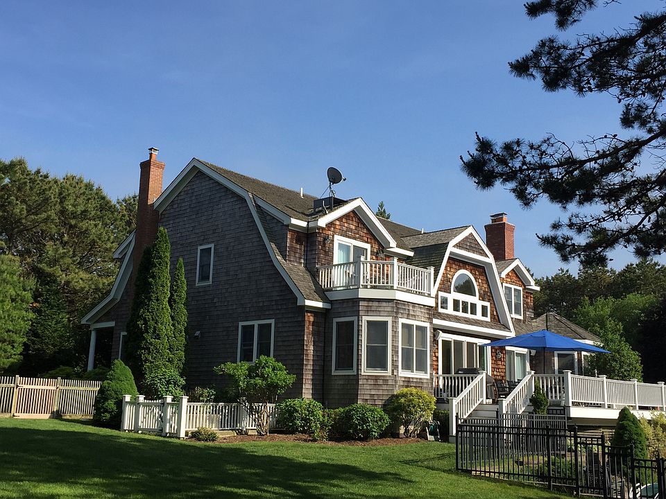 1st image of 90 McGregor Dr