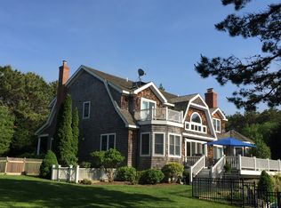 90 McGregor Dr, Southampton, NY 11968