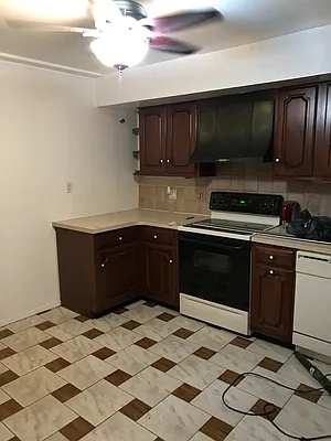 Rented by Plaza Realty | media 2