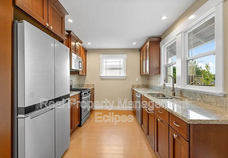26616 NE Valley St #A — Photo 5