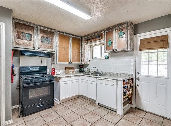 5th image of 1706 Hillcrest St