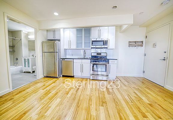 3rd image of 2315 Astoria Blvd APT 6D