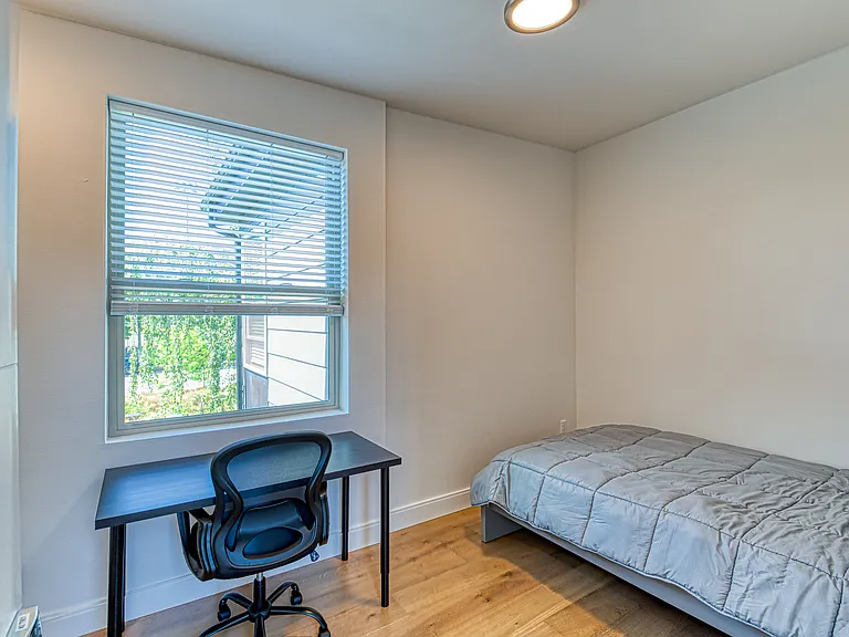 1213 E James Ct — Photo 12