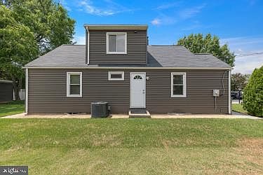 4th image of 207 Hance Ave
