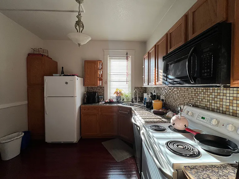 105 W 3rd Ave #MIDDLE — Photo 3