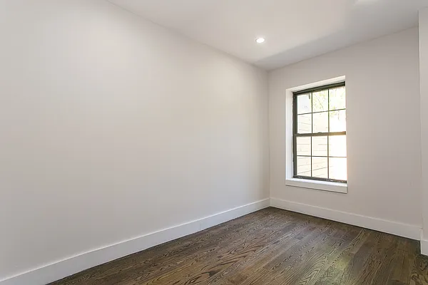 Rented by ANM Real Estate LLC | media 18