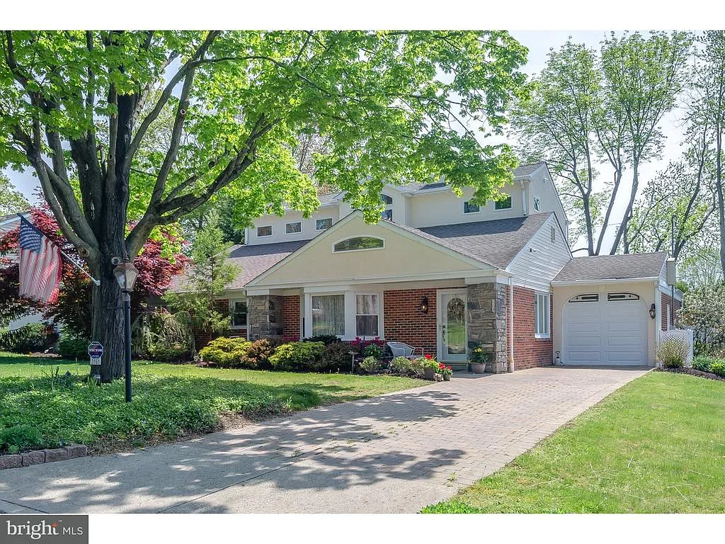 3161 Manor Rd photo 1