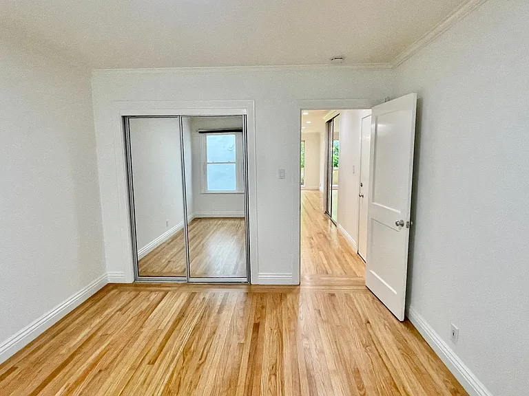 1260 Clay St #206 — Photo 9