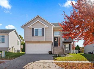 923 Augusta Cir, North Liberty, IA 52317