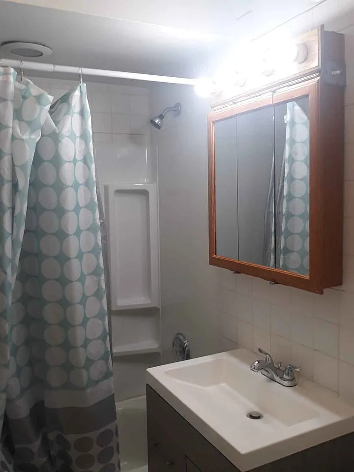 3 bed, $2,300 — Photo 2