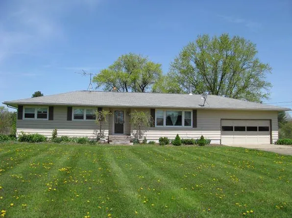 11854 Bean Rd, Chardon, OH 44024
