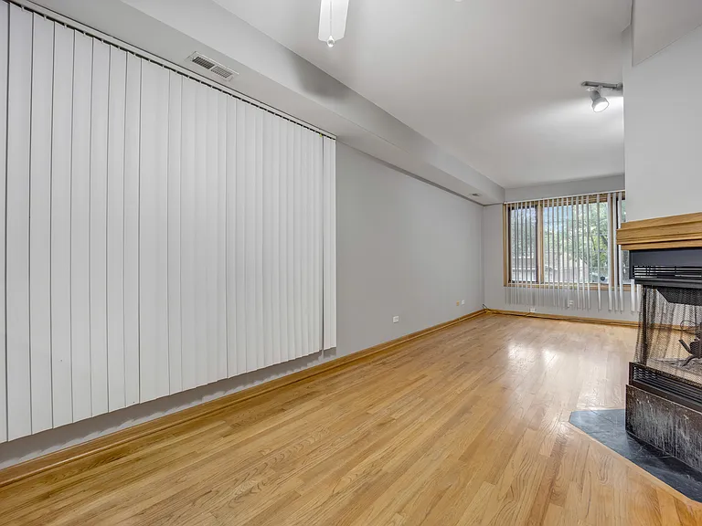 1541 W Walton St #1 — Photo 4