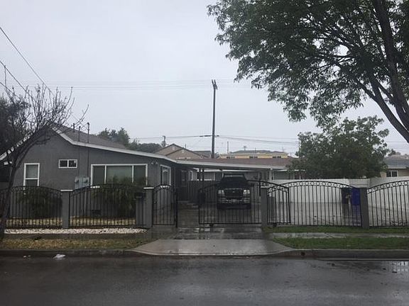 3rd image of 4060 Nordica St