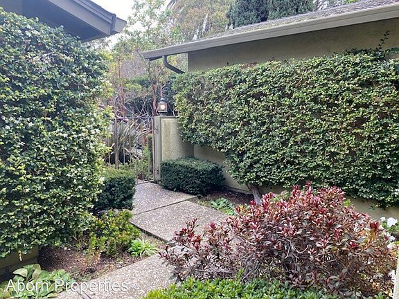3rd image of 3891 Magnolia Dr