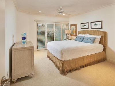587 Bay Villas Ln #87, Naples, FL, 34108
