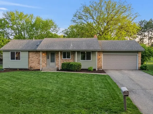 901 E 143rd St, Burnsville, MN 55337