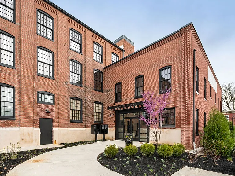 345 Walnut St — Photo 23
