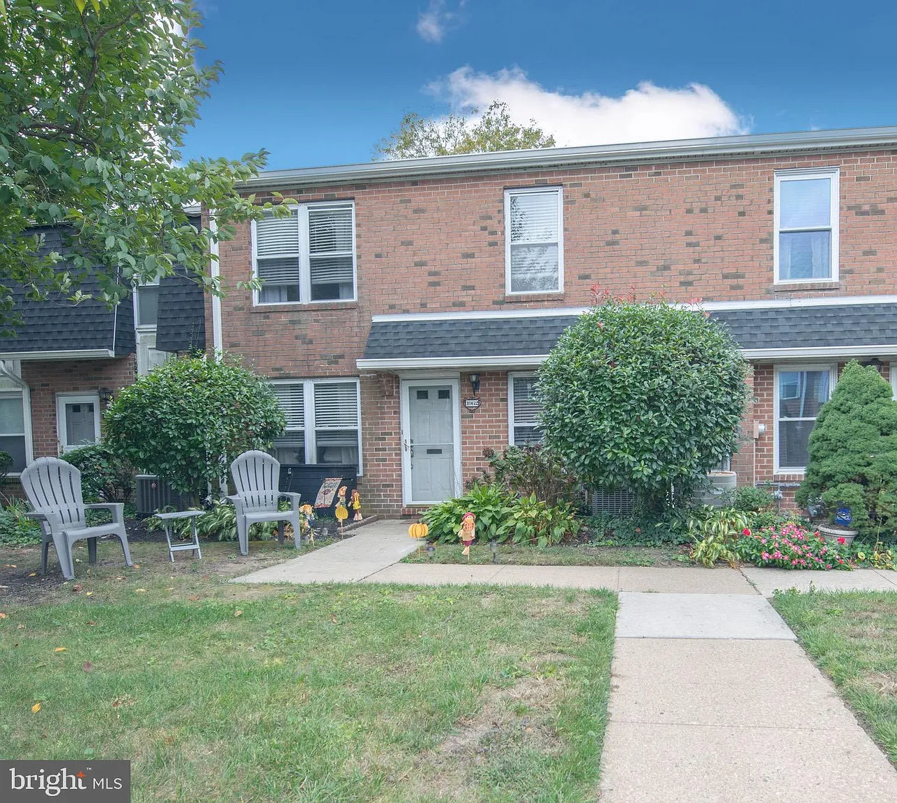 1062 Harbour Dr photo 1