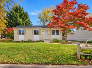 748 Glenwyth Rd, Brighton, MI 48116