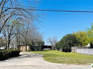 E Pine St, Seguin, TX 78155
