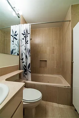 Rented by R New York | media 52