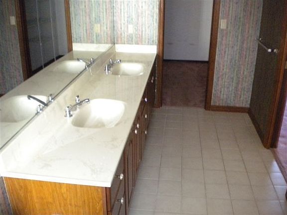 3rd image of 1208 Gran Paseo Dr