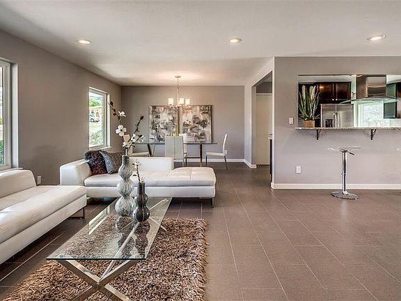 3rd image of 6608 La Cadena Dr