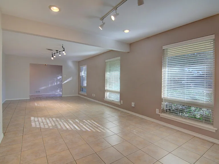 3763 Vinecrest Dr — Photo 6