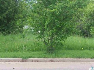 4 West St, Washburn, WI 54891