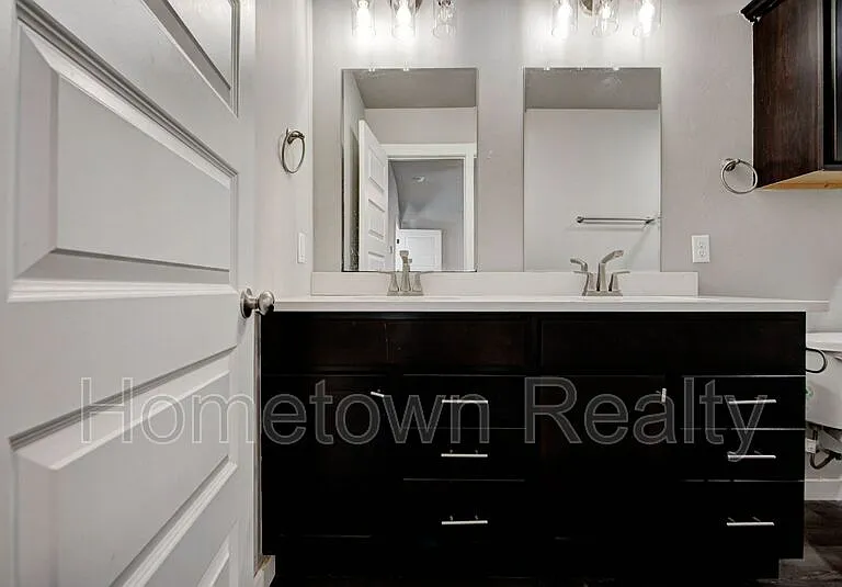 8921 NW 109th Ter — Photo 26