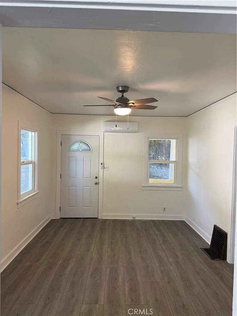 2 bed, 1050 sqft, $3,200 — Photo 3