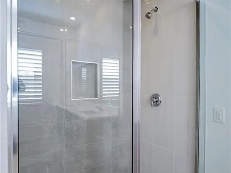 105 Brixton Ave — Photo 22